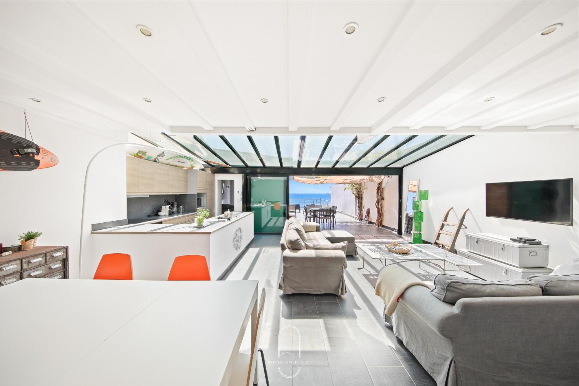 Maison Sur L'Eau-Hyeres-Almanarre-Parkings Clim Wifi By Hc Exterior photo